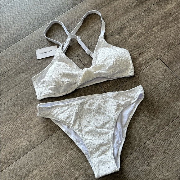 LAST PRICE🍒🤍 WEINICOCO tie knot swimming set 🤍 - Picture 10 of 10